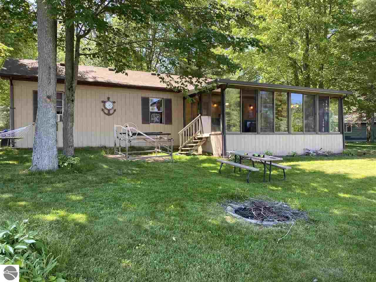 167 West River Drive - Photo 1