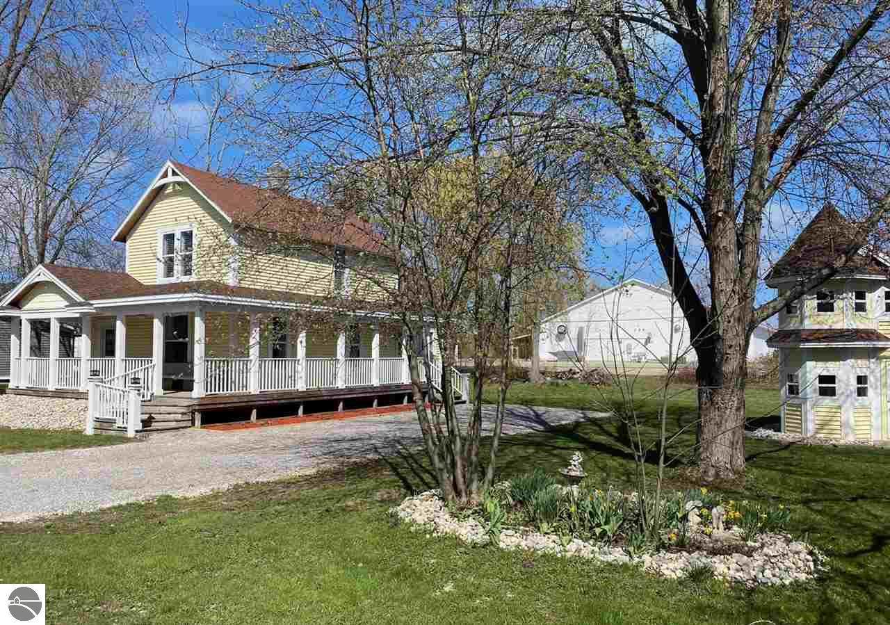 409 Cedar - Photo 1