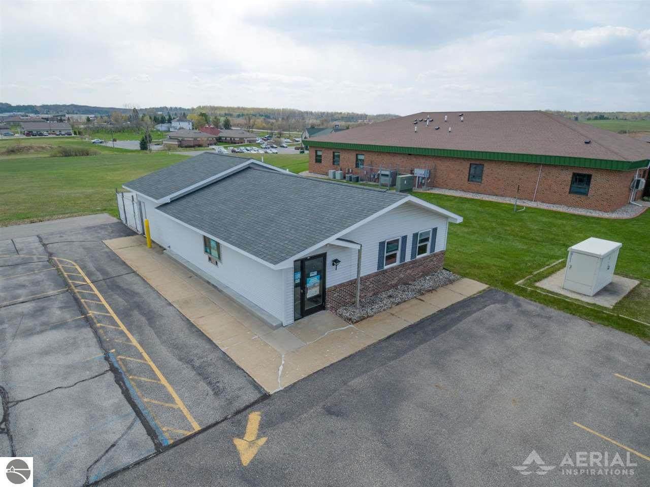 700 Columbus - Photo 1