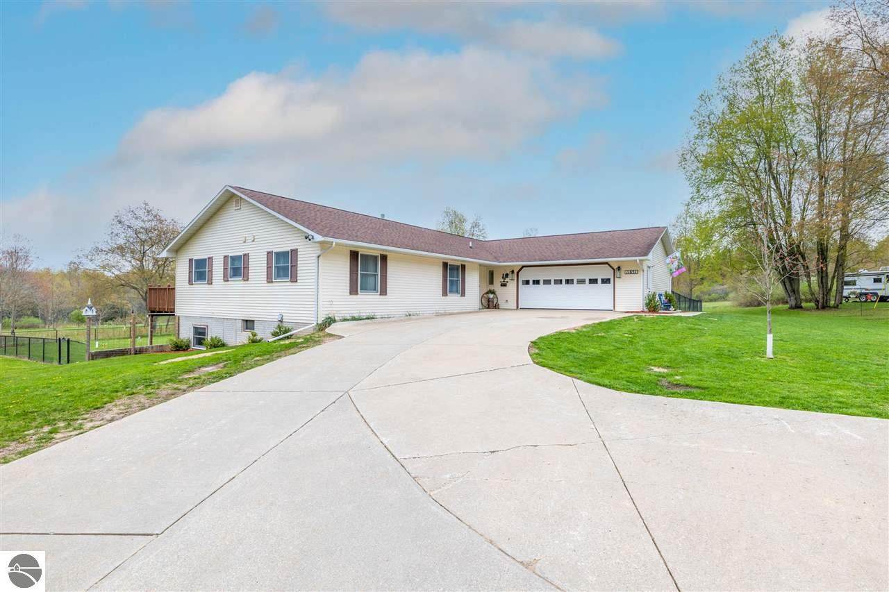 11651 Garfield Avenue - Photo 1