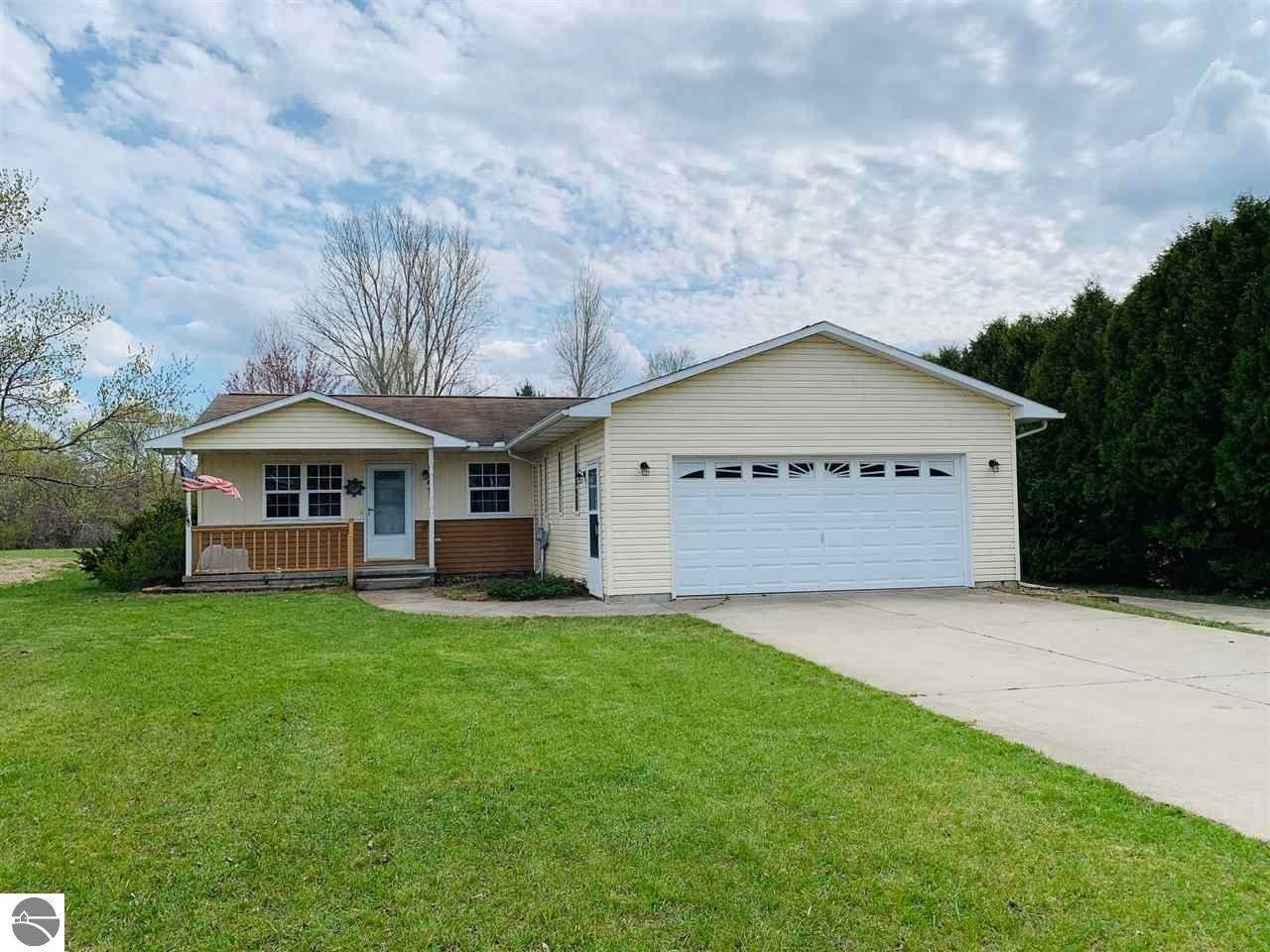 871 Holly Road - Photo 1