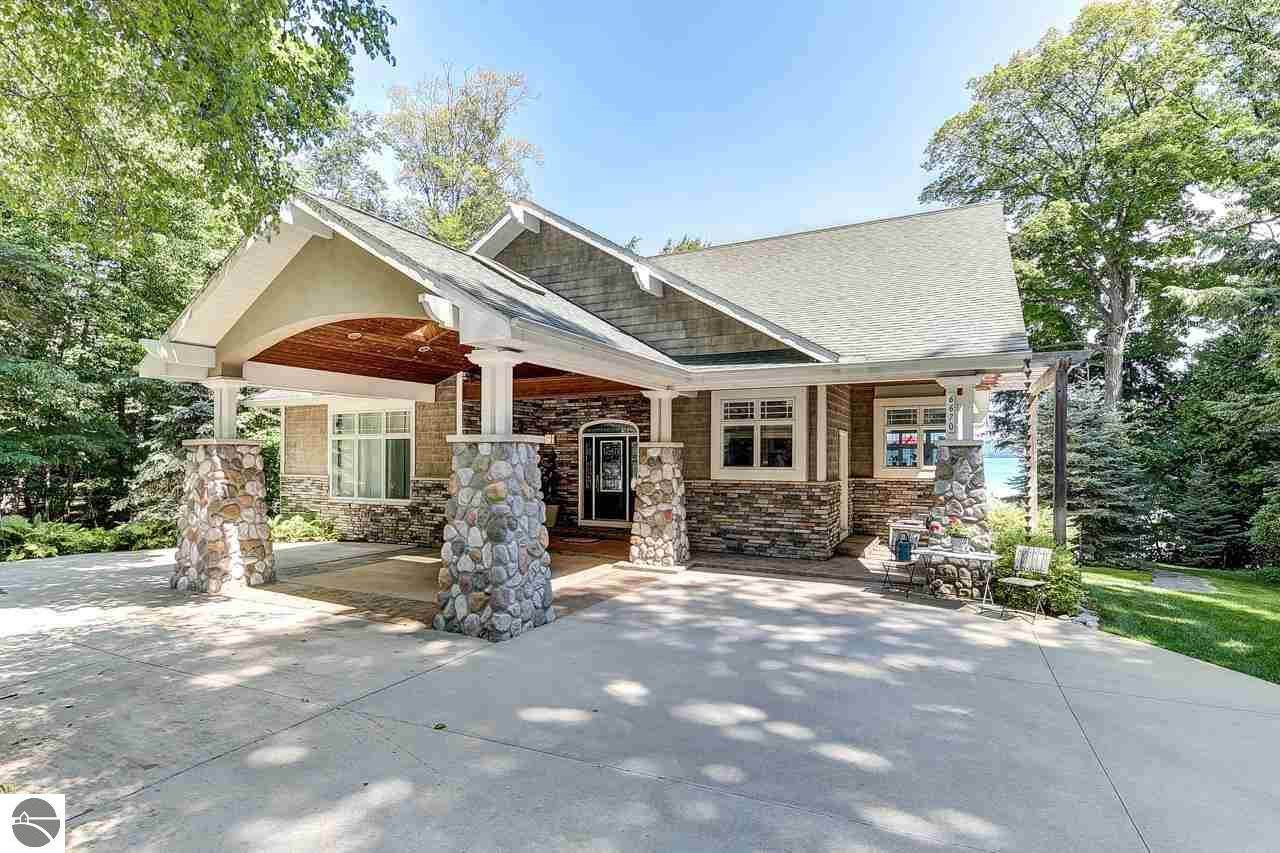 6670 Macfarlane Road - Photo 1