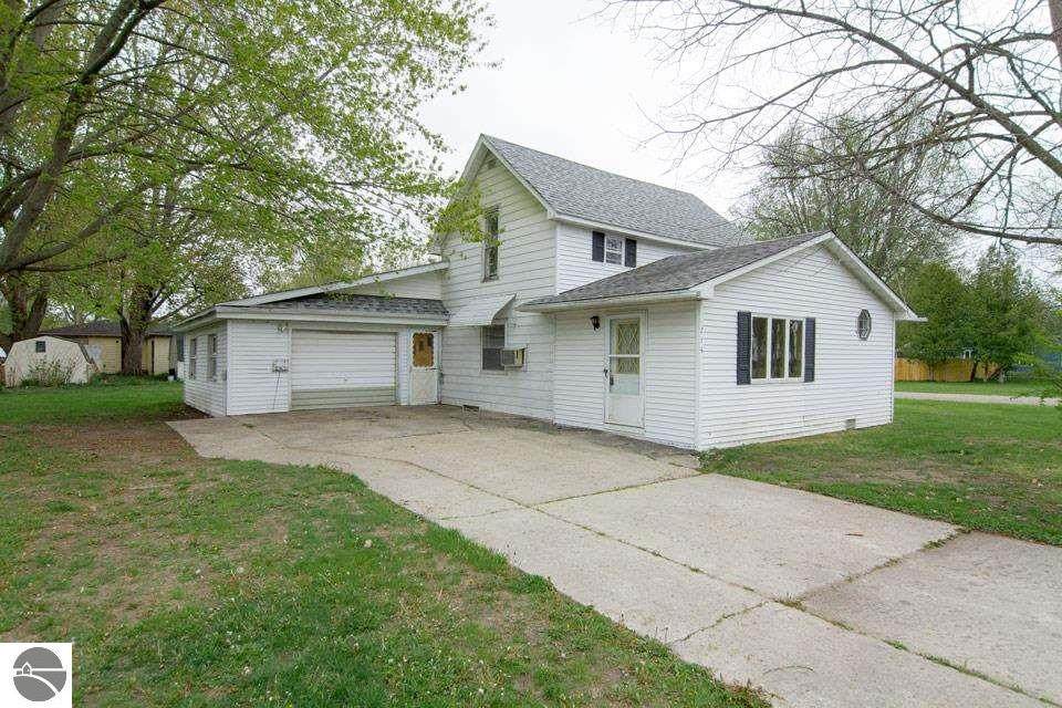 715 Adams - Photo 1