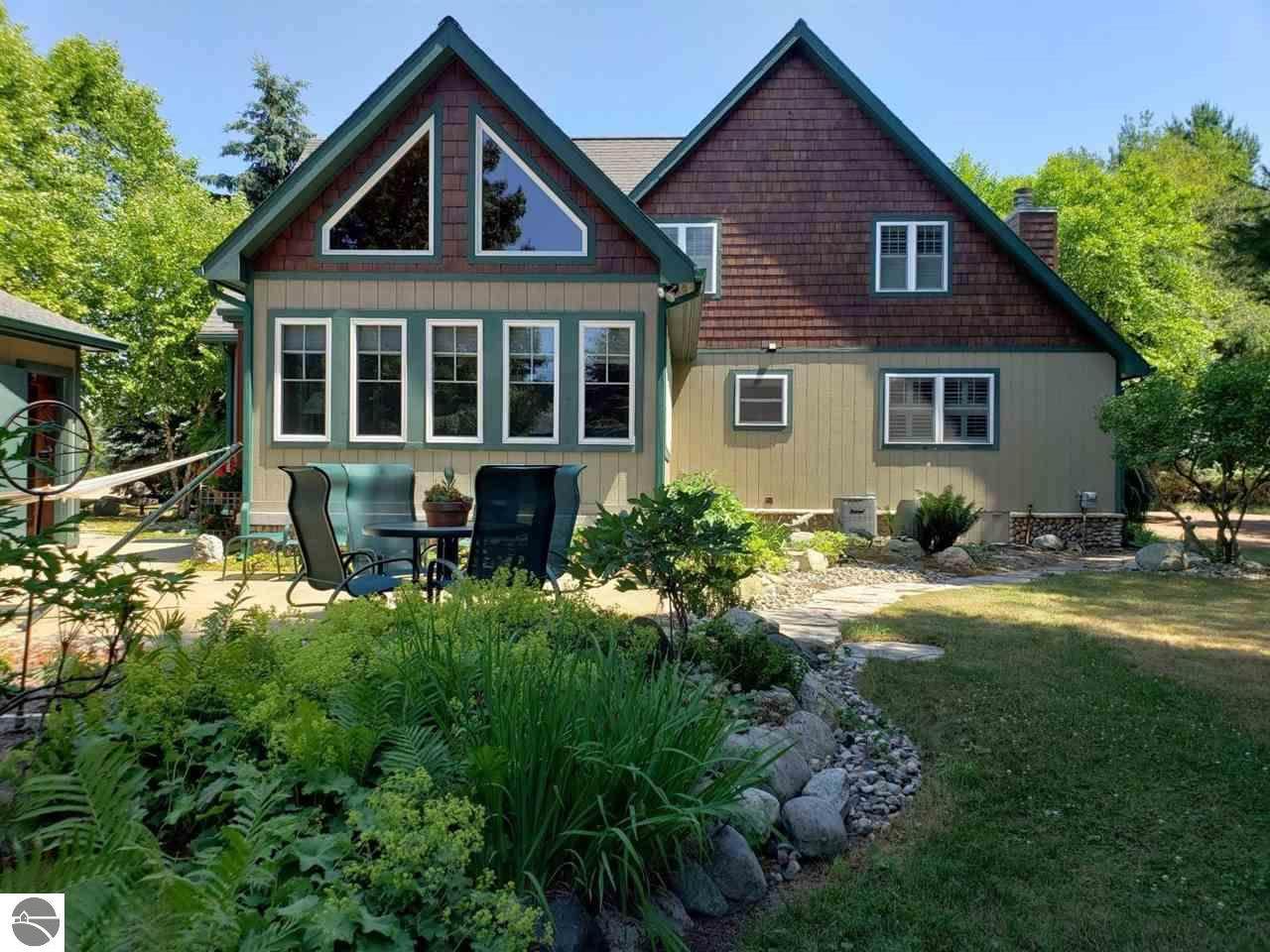 8792 Greenway Drive - Photo 1