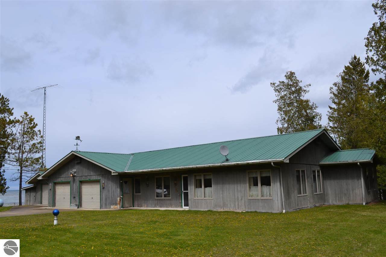 4100 Lakeshore Drive - Photo 1