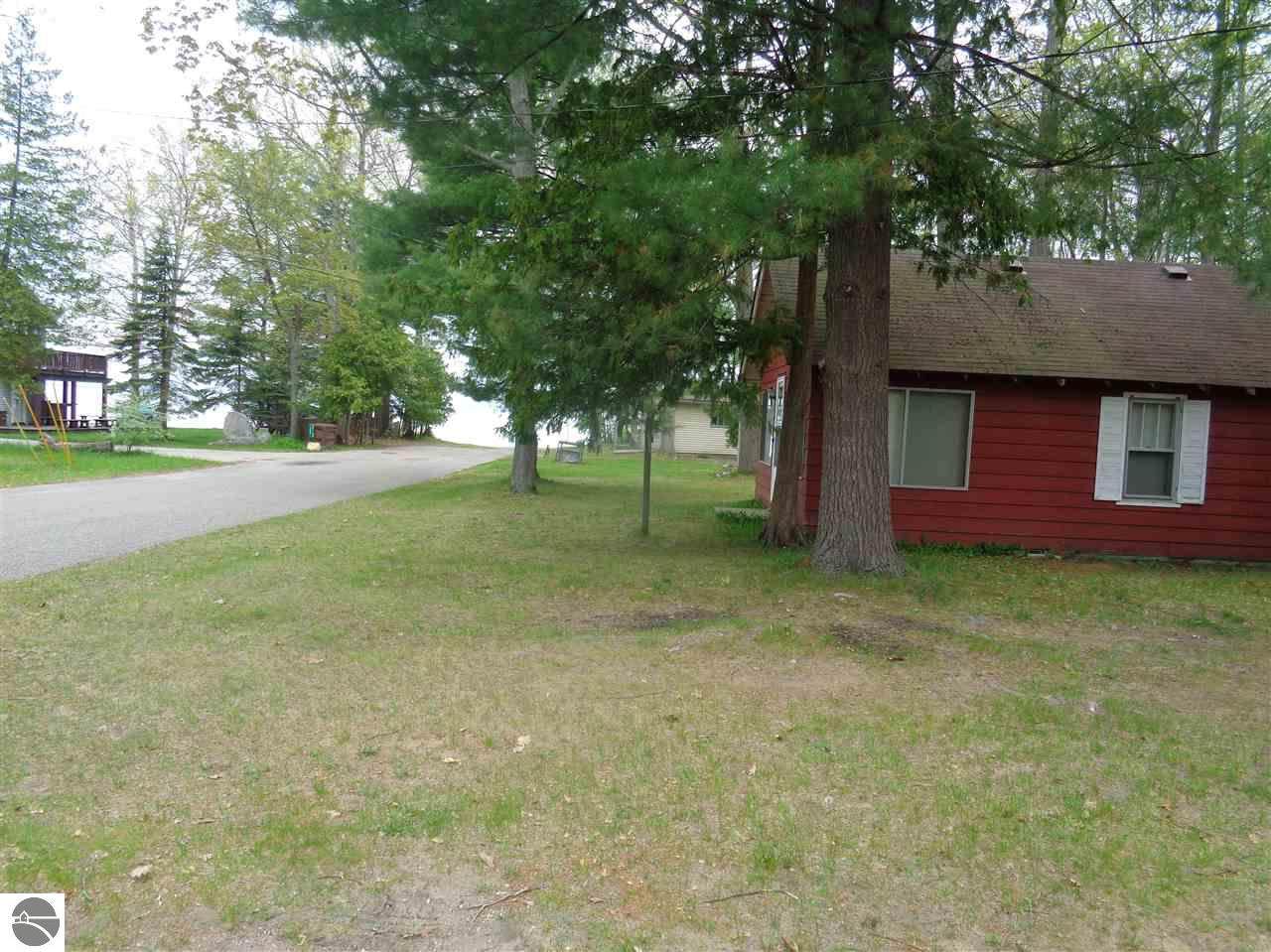 322 Stratford - Photo 1
