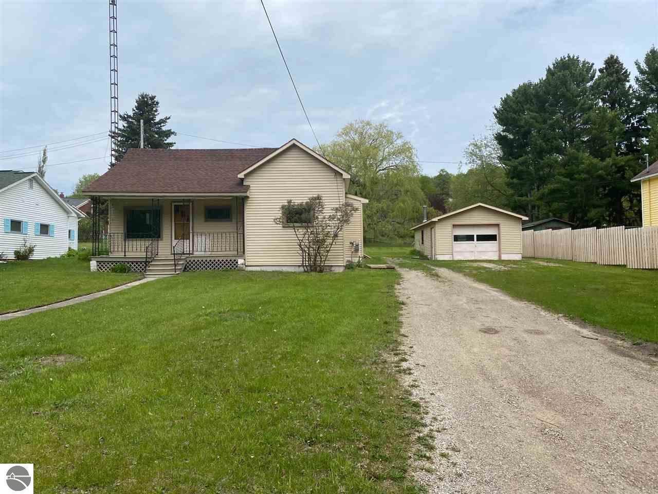 919 Elm Street - Photo 1