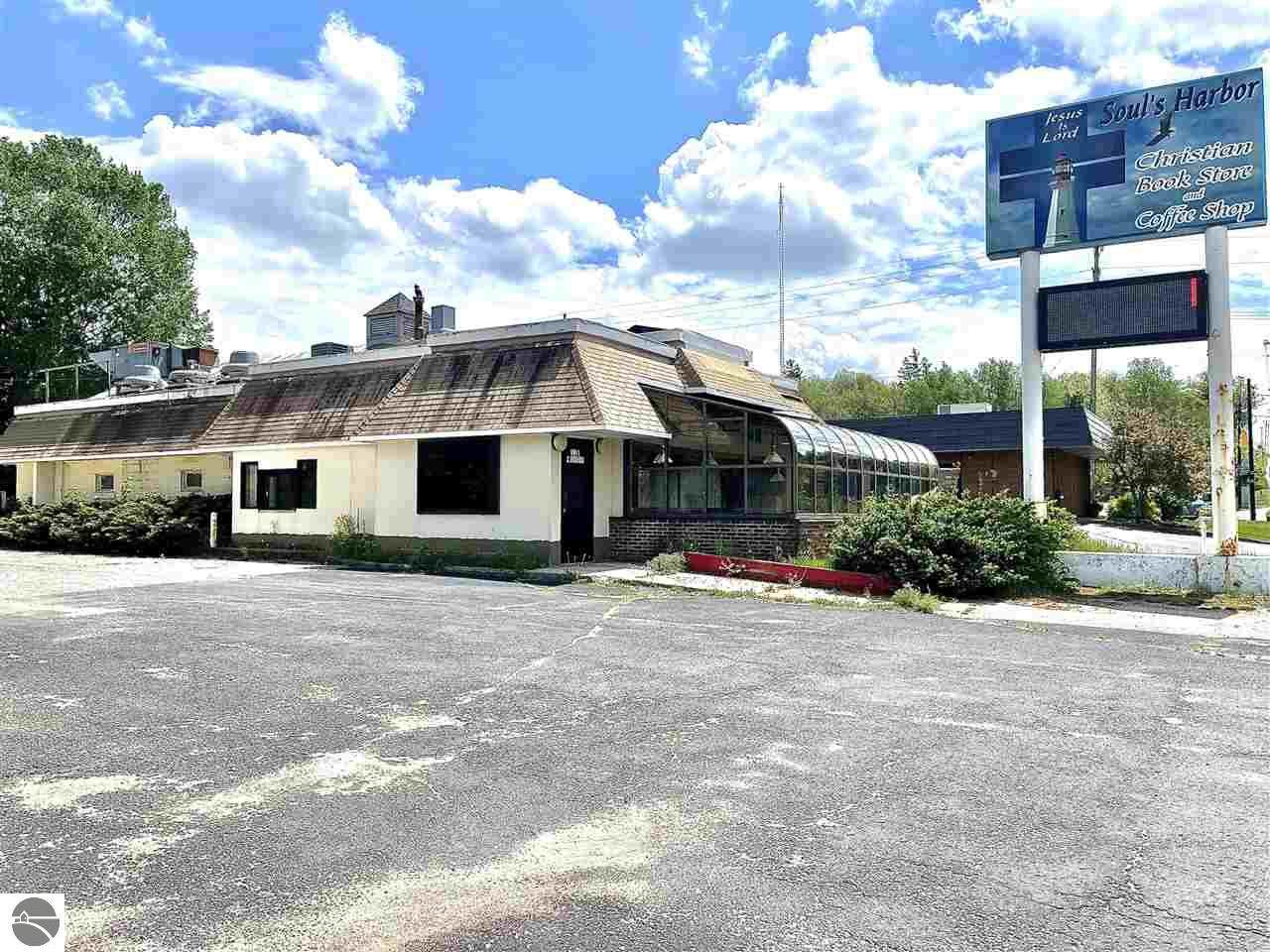 1011 Mitchell - Photo 1