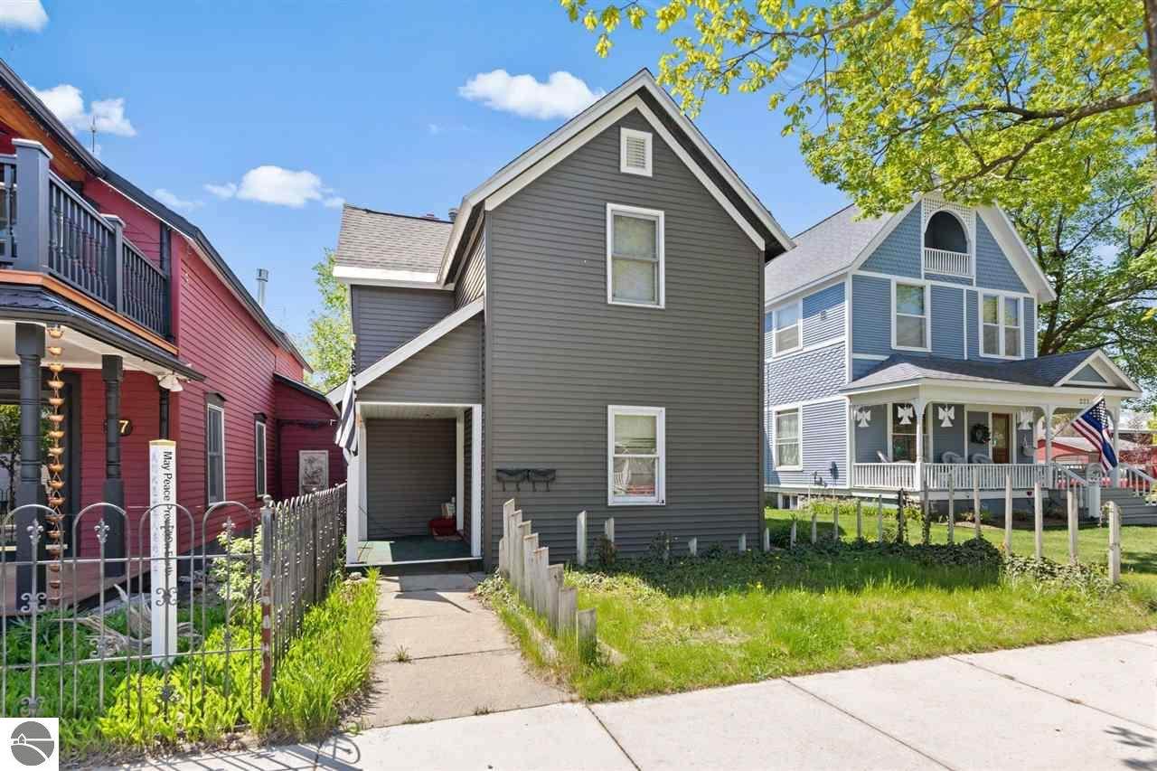 219 9th Street - Photo 1