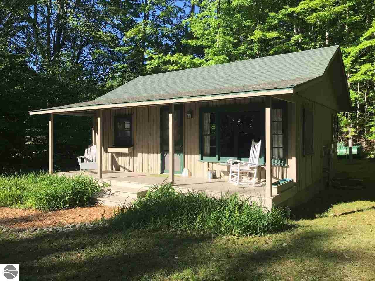 9233 Bow Road - Photo 1