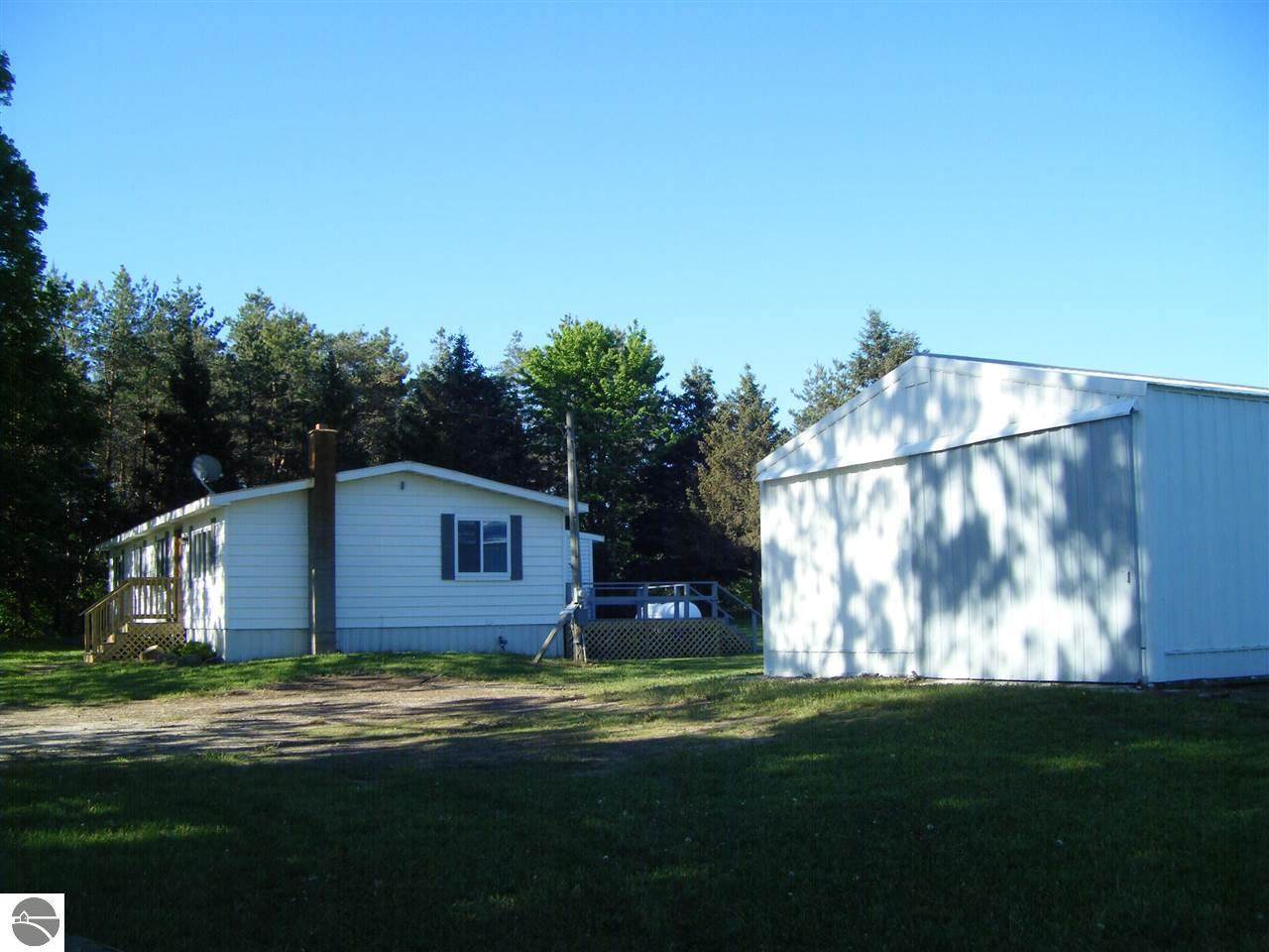 7560 27 Road - Photo 1