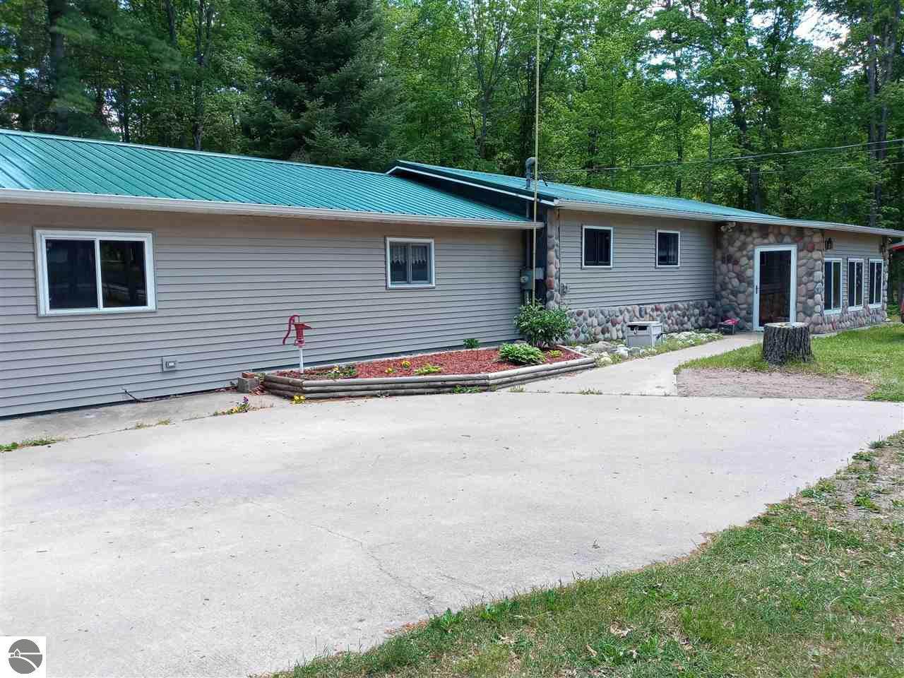 728 Wilderness Drive - Photo 1