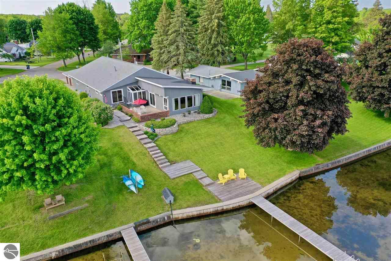 207 Petrie Road - Photo 1