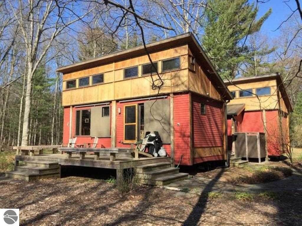 5067 River Road - Photo 1