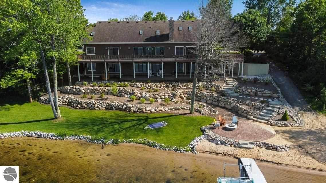 8604 Lyman Road - Photo 1