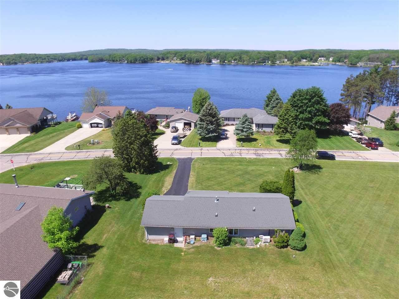 1065 Clubhouse Drive - Photo 1