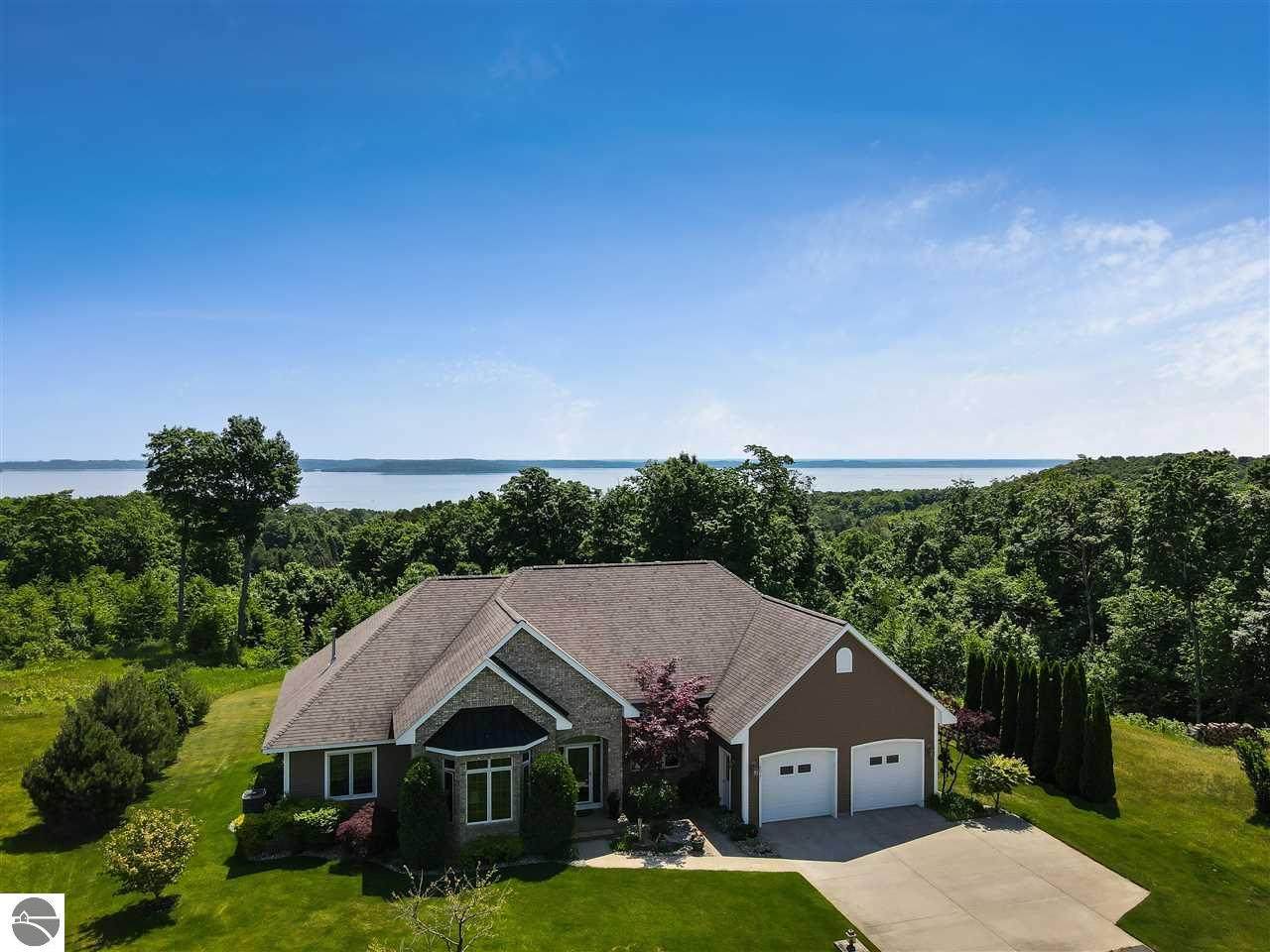 10037 Palisades Lane - Photo 1