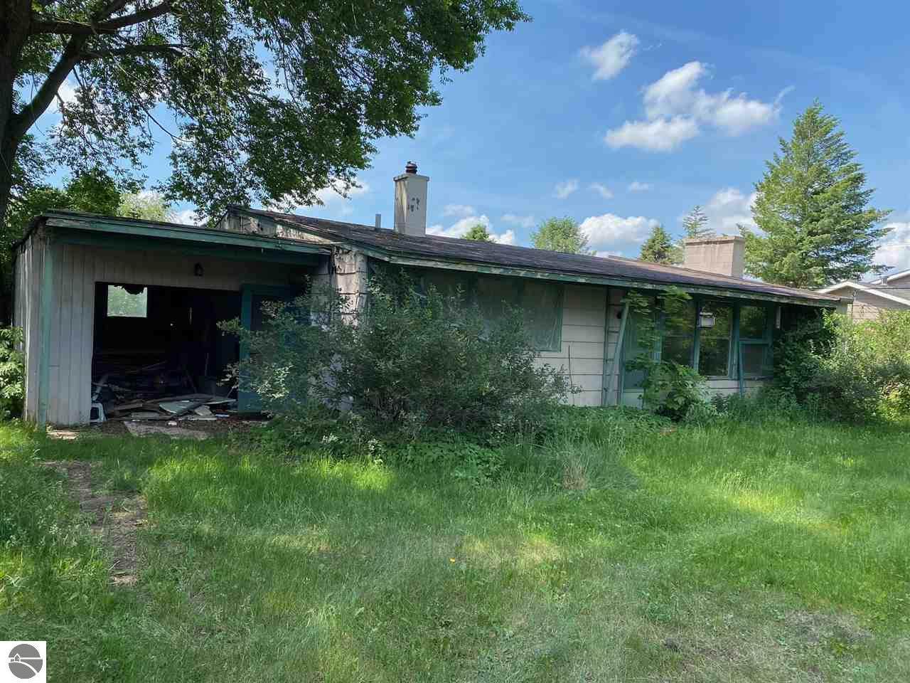 1021 Sunnyside Drive - Photo 1