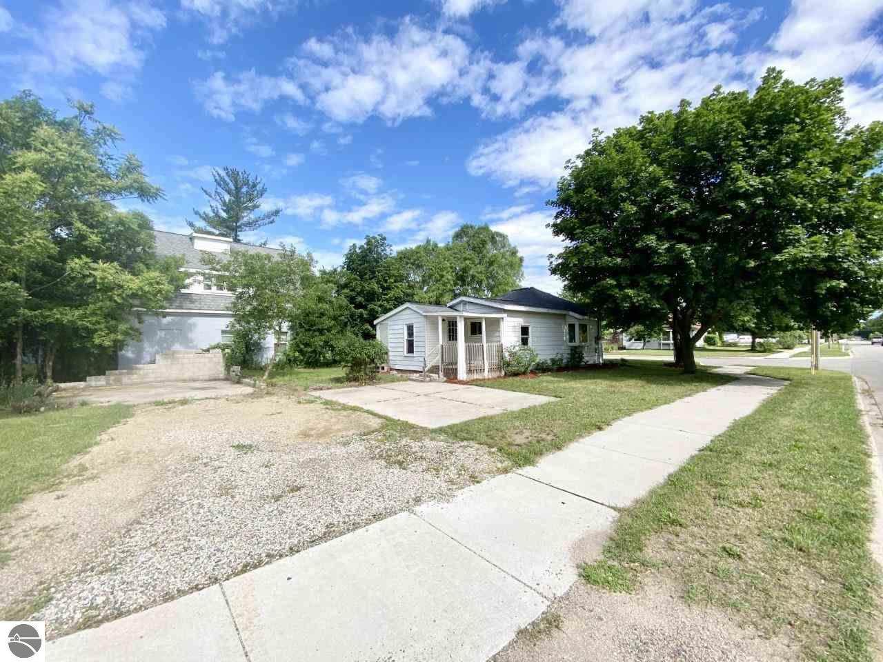 1401 Upton Street - Photo 1