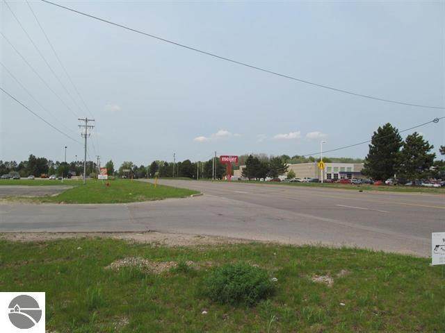 3910 Mackinaw Trail - Photo 1