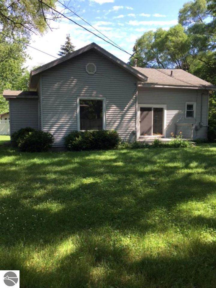 900 Elizabeth Court - Photo 1