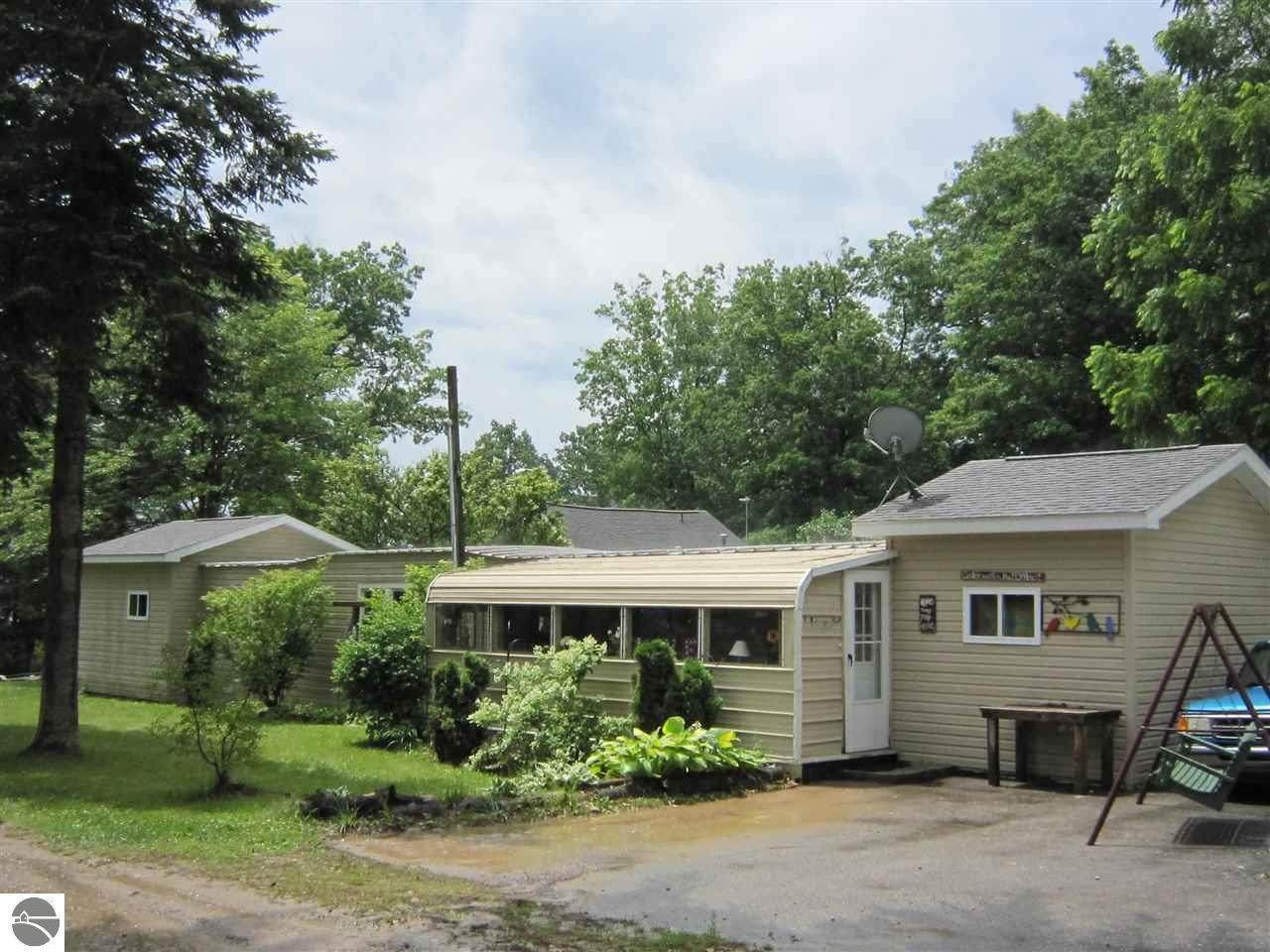 3817 Maple Avenue - Photo 1