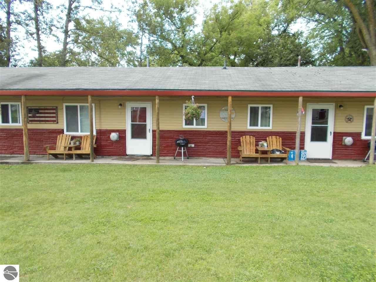 4984 Main - Photo 1