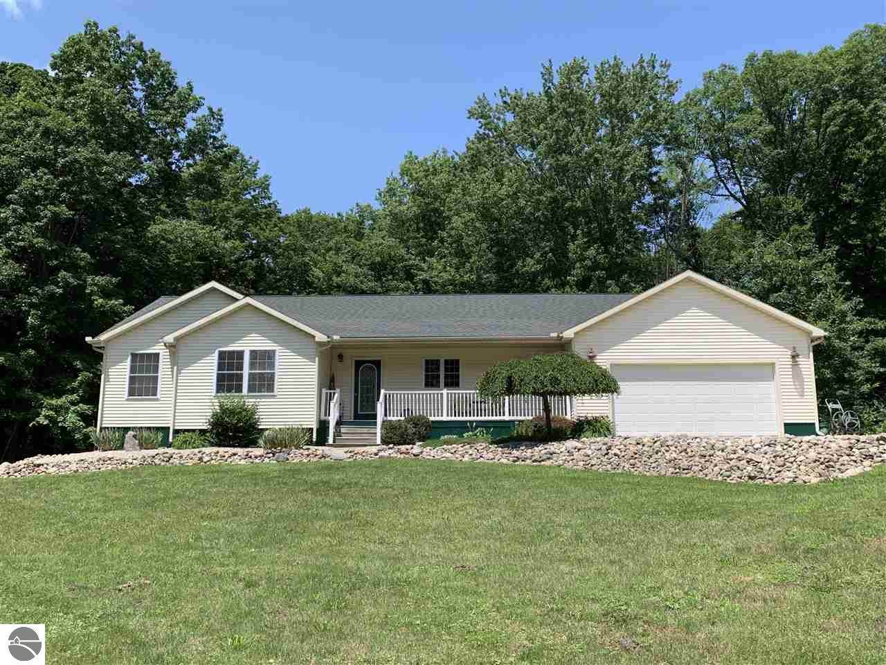 9623 Sidney - Photo 1
