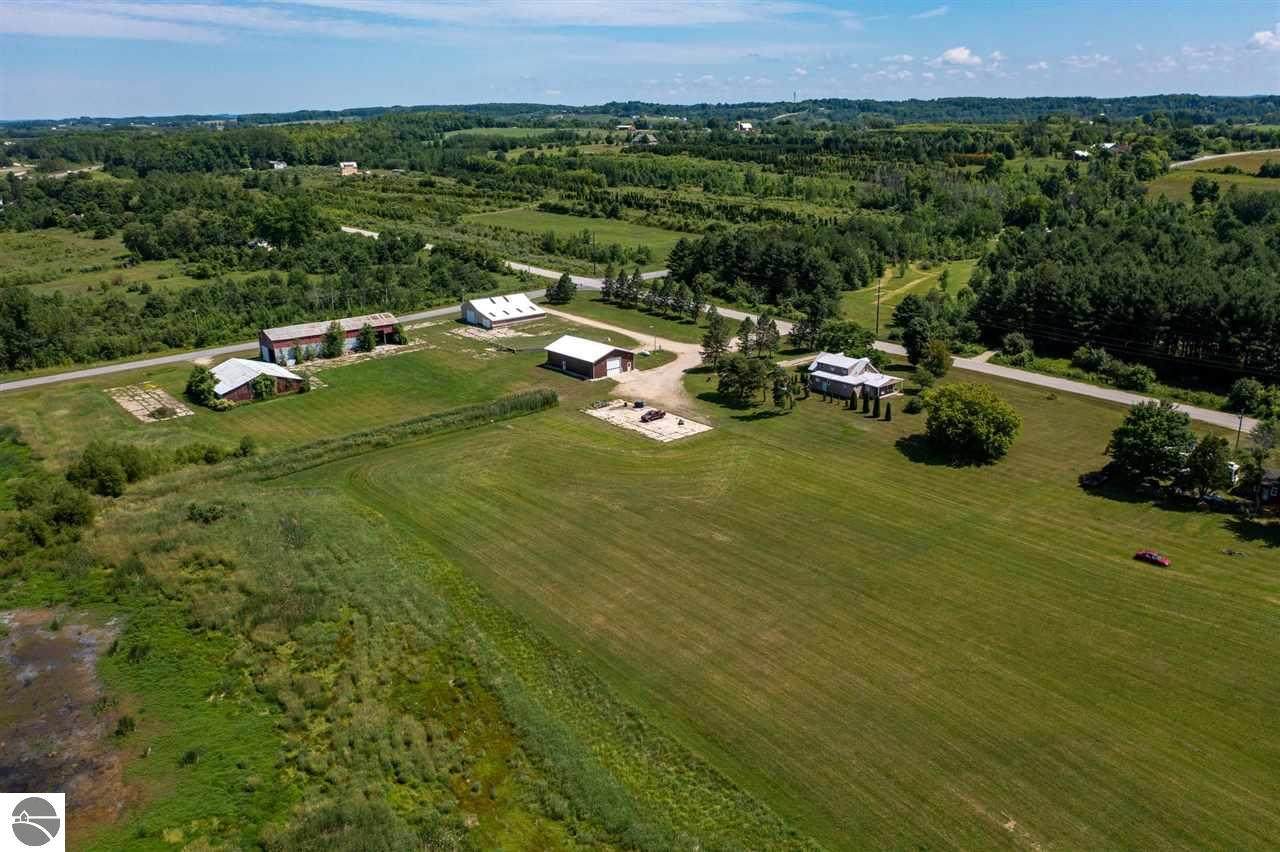 5076 Quarterline Road - Photo 1