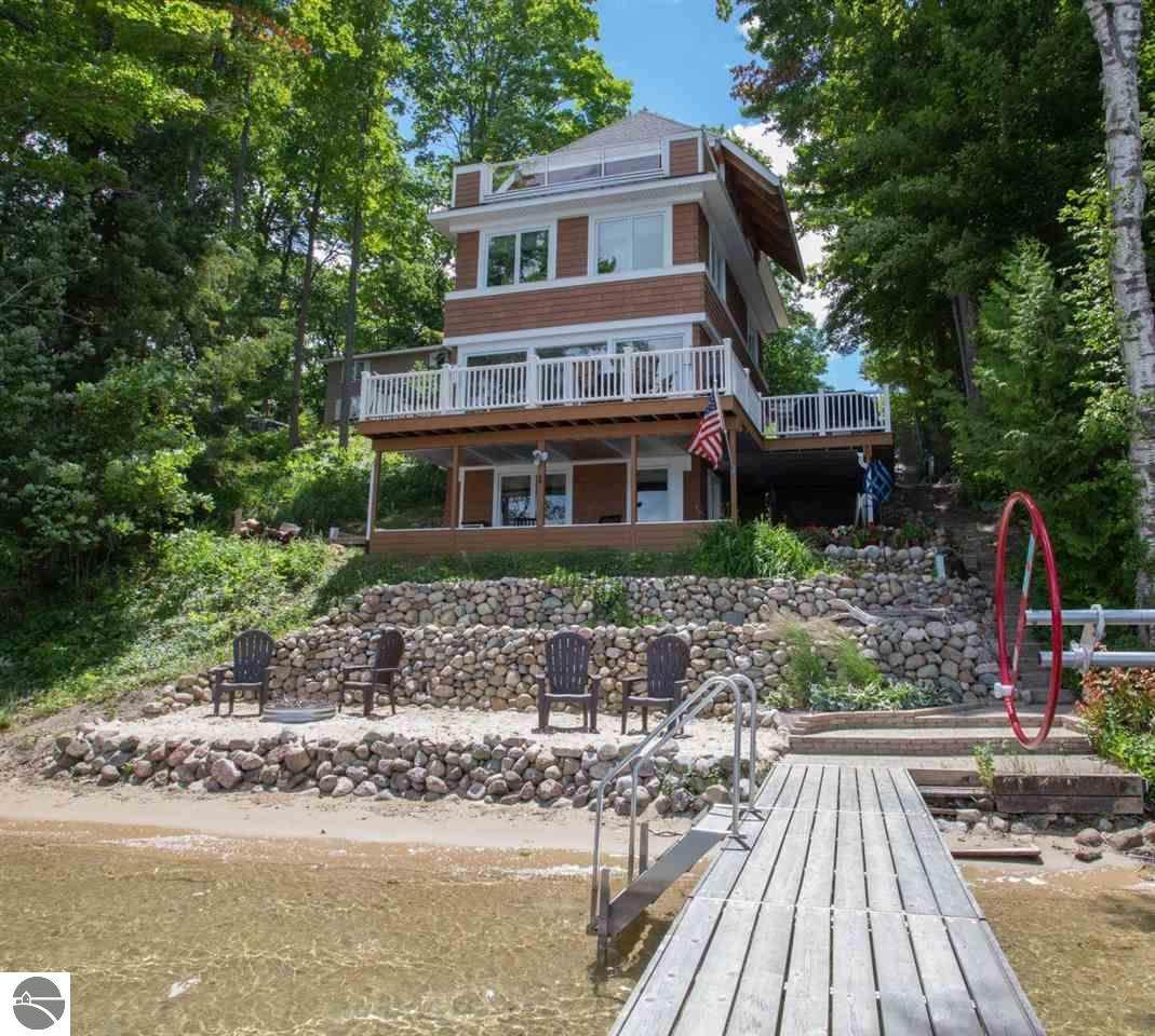 9844 Edgewood - Photo 1
