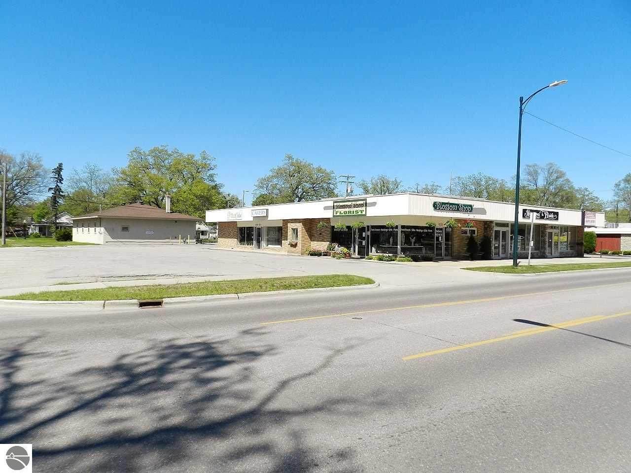 1019 Eighth Street - Photo 1