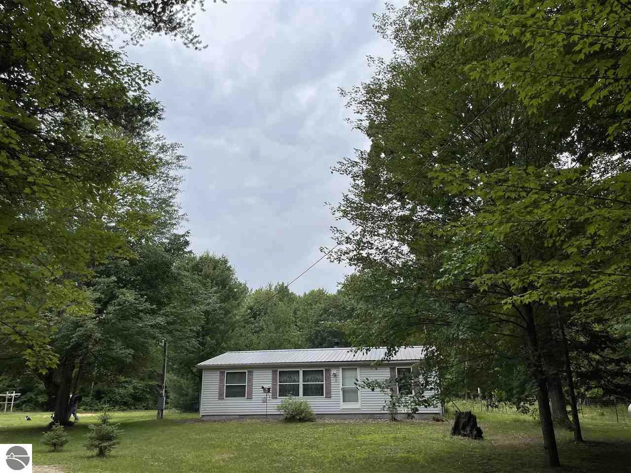 1198 East Pointe Drive - Photo 1