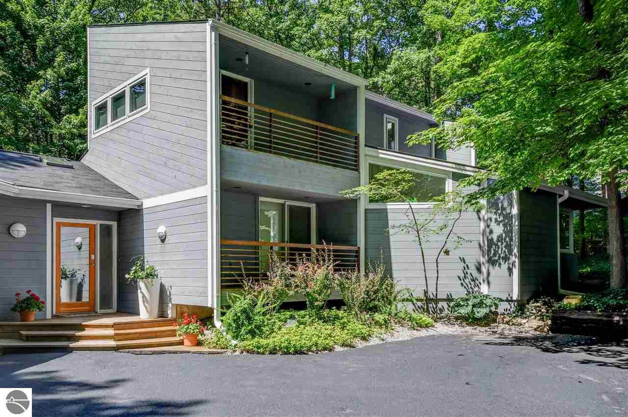 321 Knollwood Drive - Photo 1