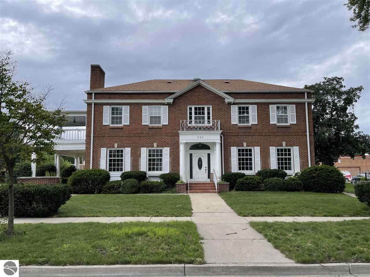 330 University Avenue - Photo 1