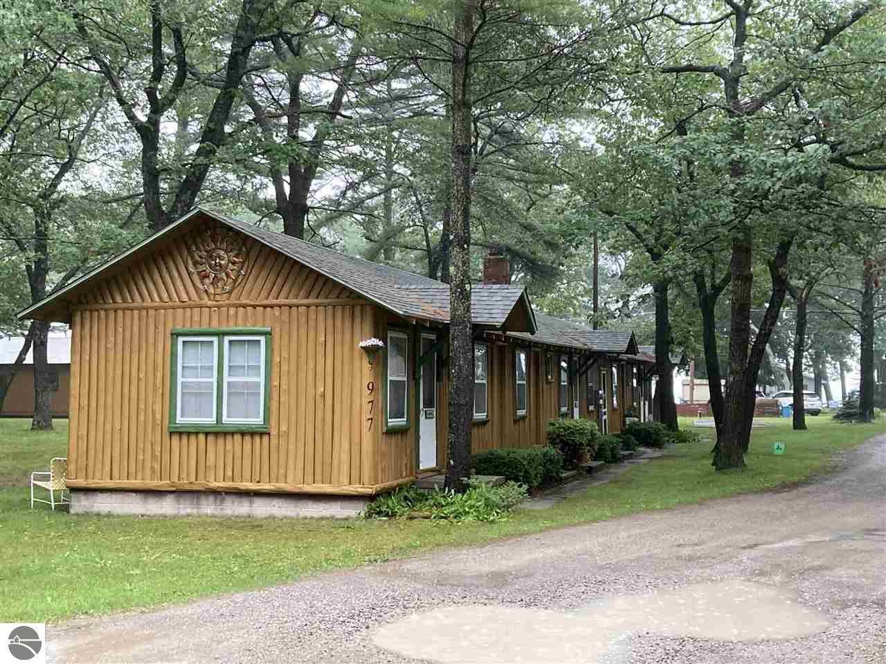 977 Huron Street - Photo 1