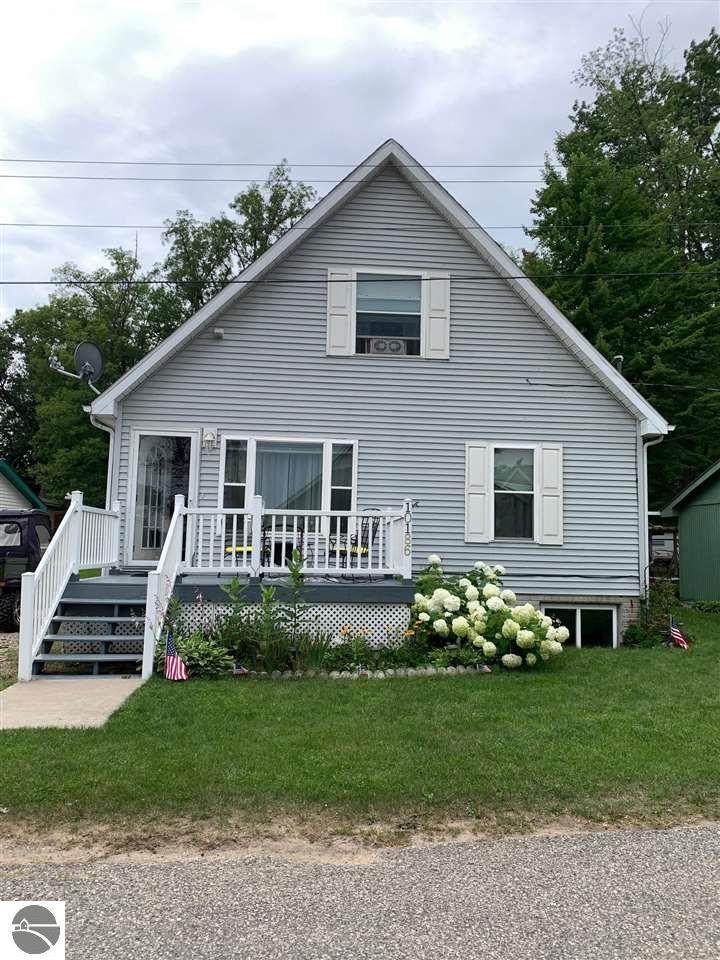 10186 Rood Avenue - Photo 1