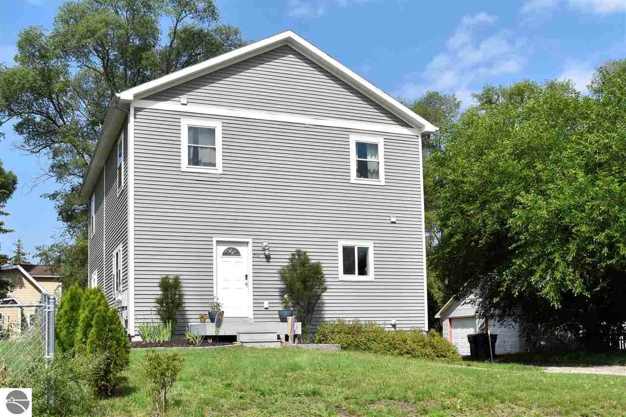 712 Barlow Street - Photo 1