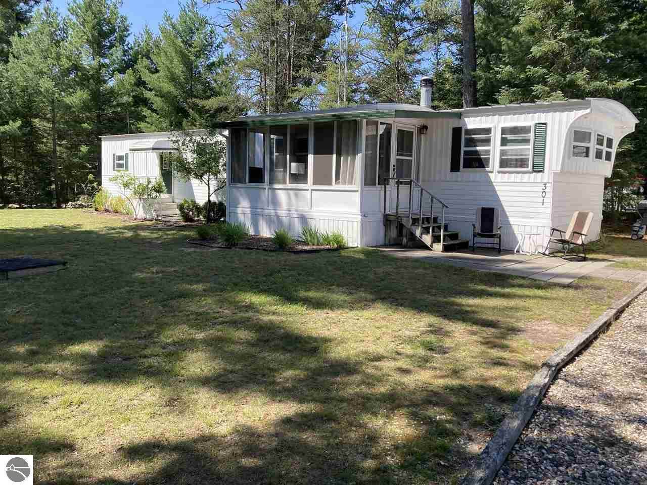 301 Arrowwood - Photo 1