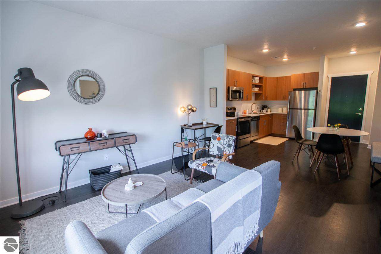 630 Garfield Avenue - Photo 1