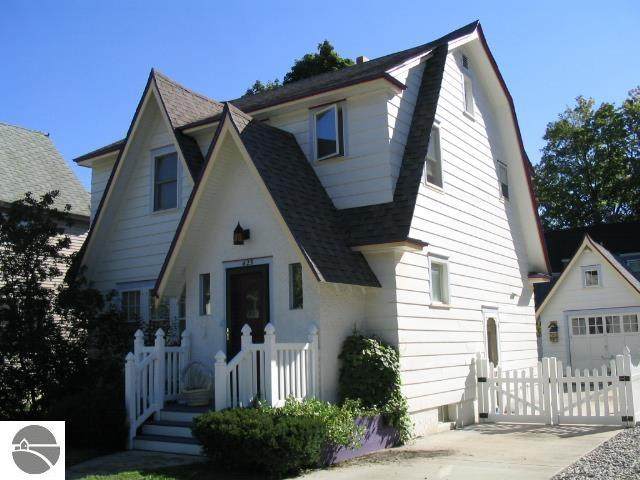 425 Washington - Photo 1