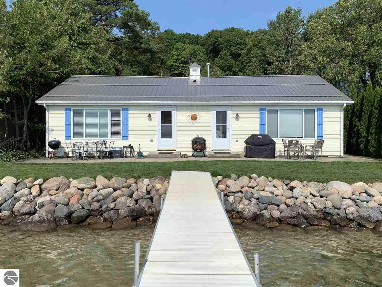 11027 Lake Avenue - Photo 1