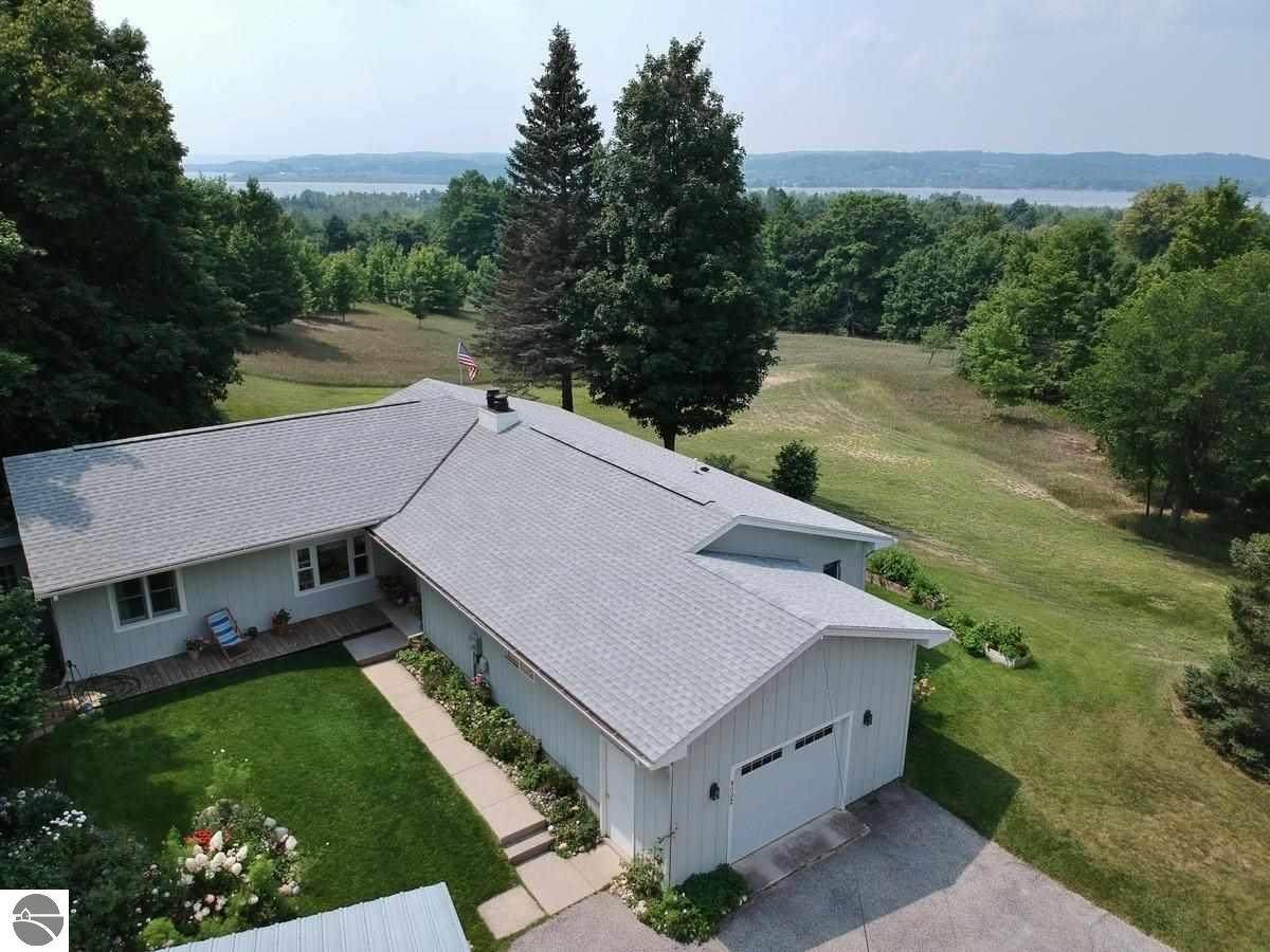 8002 Donner Road - Photo 1