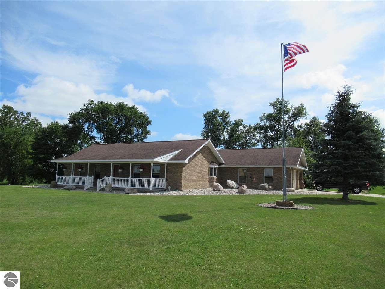 333 Lincoln - Photo 1