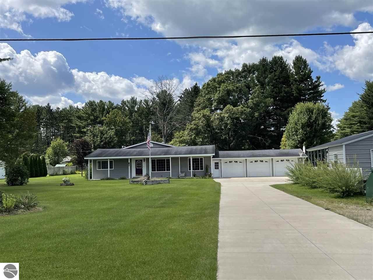 3417 Clare Avenue - Photo 1