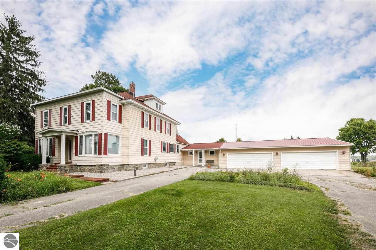 710 Spring Hill - Photo 1