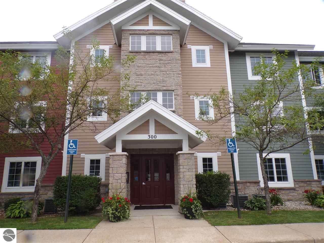 1246 Sunnyside Drive - Photo 1