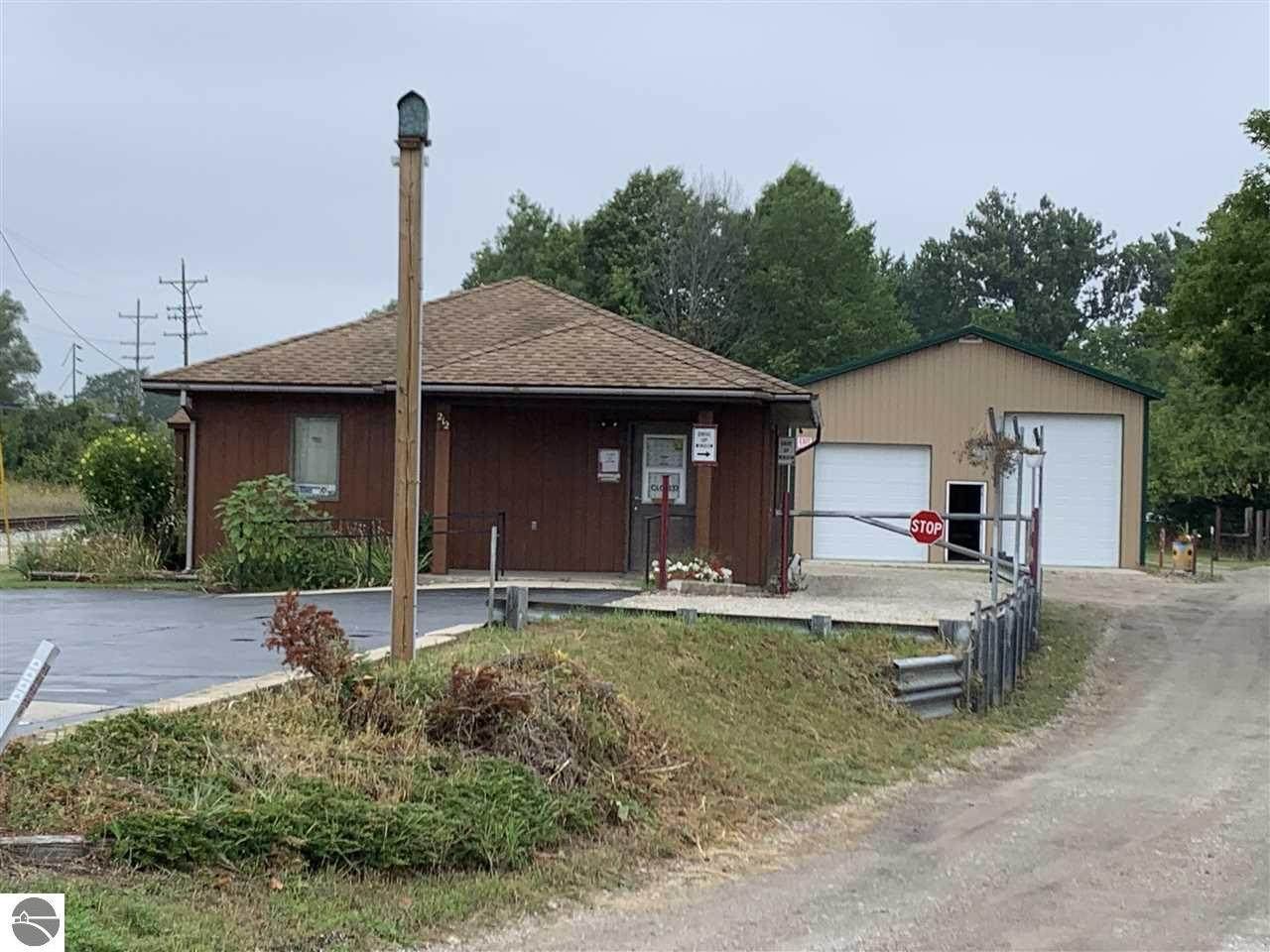 212 North Street - Photo 1