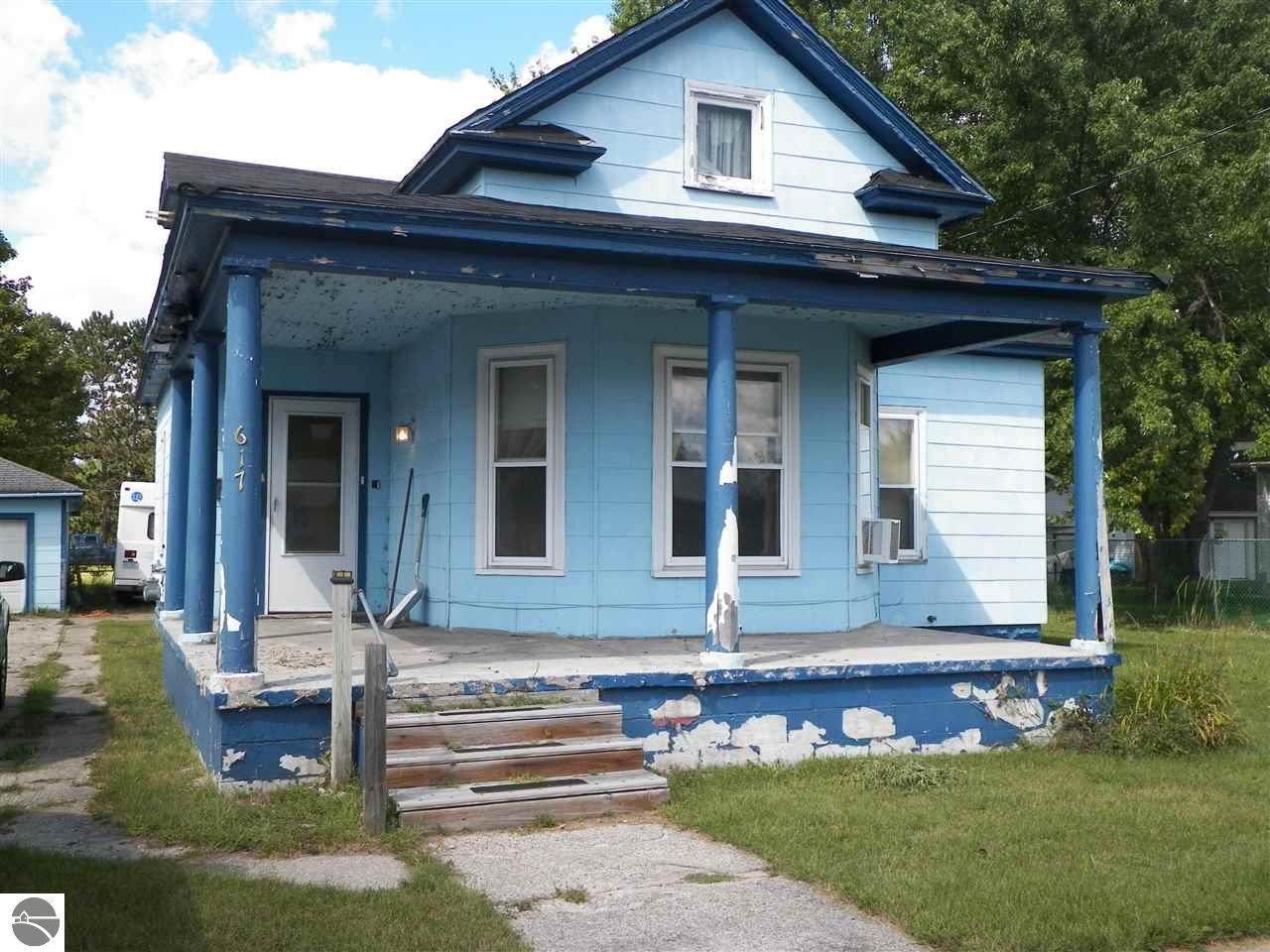 617 Bond Street - Photo 1