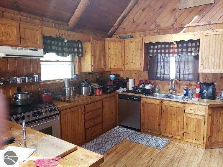 12497 Shippy Road - Photo 1