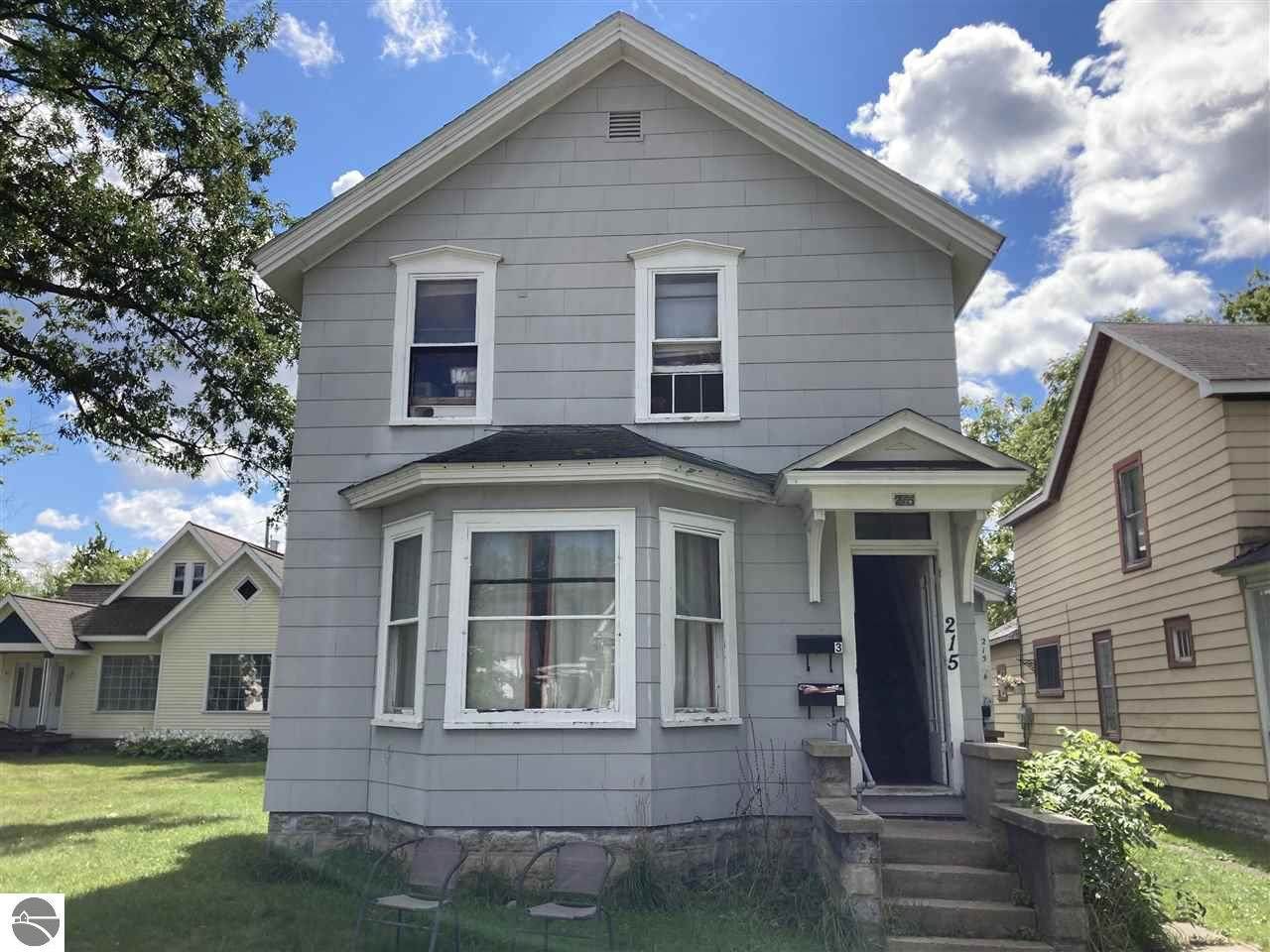 215 Seventh Street - Photo 1
